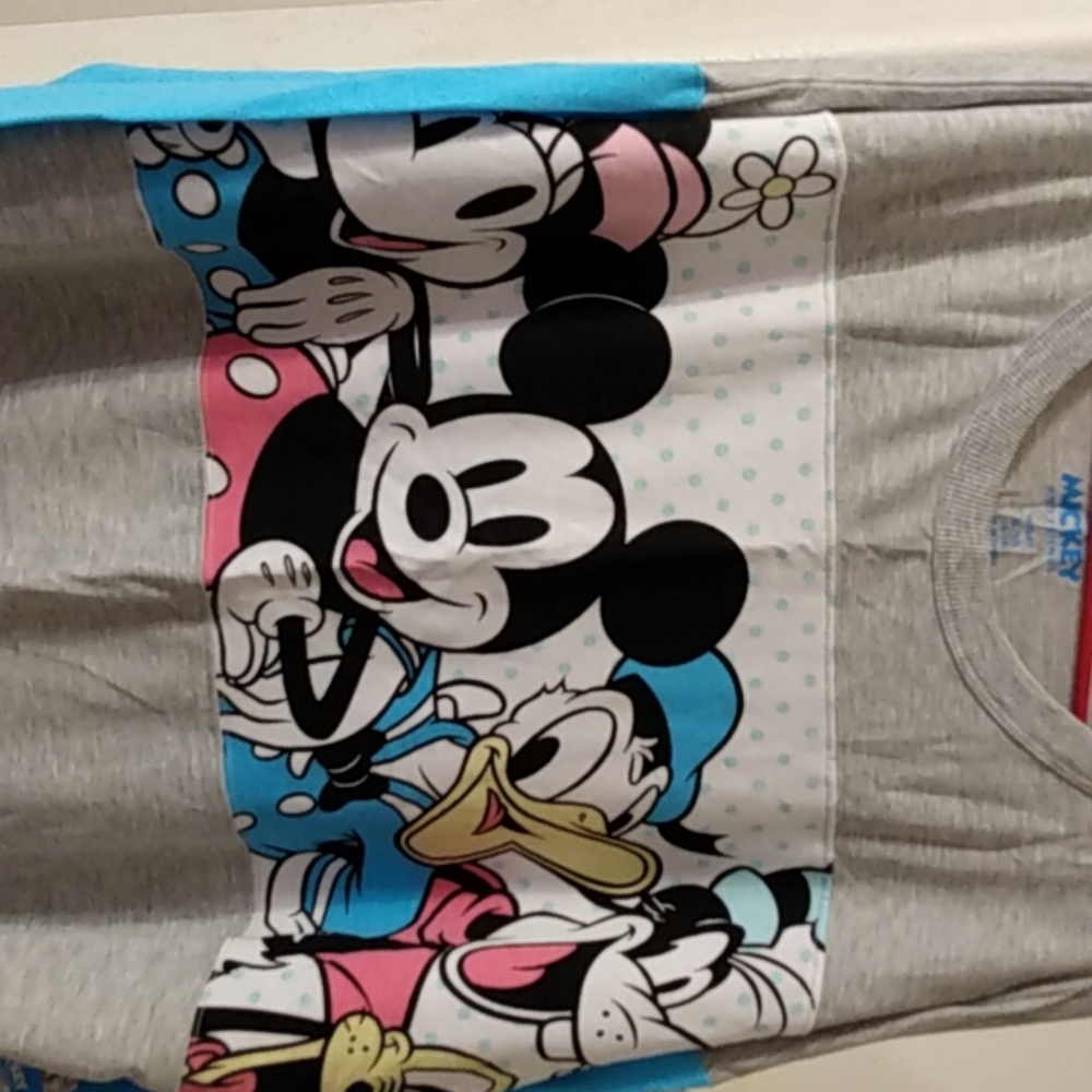 Mickey mouse women's licensed Disney long sleeve top NWT